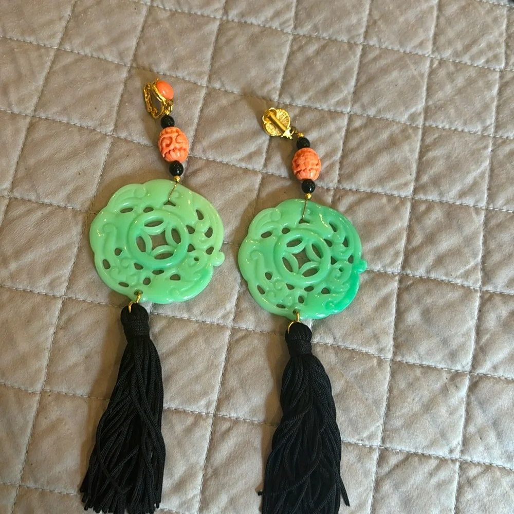 Kenneth Jay Lane earrings. - Picture 1 of 4